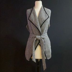 CJ Banks Sleeveless Herringbone Vest Size X